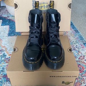 Dr. Martens Molly black platform boots original Dr Martens